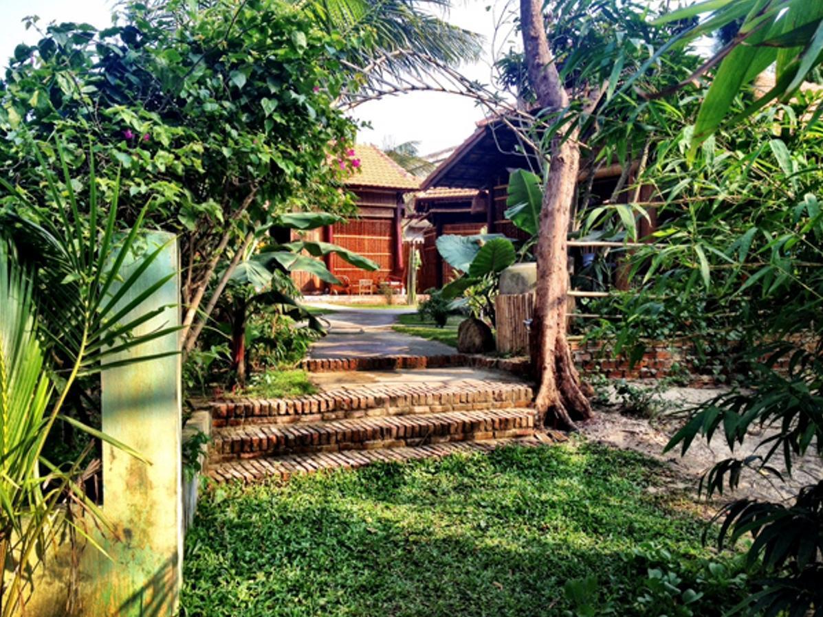 Under The Coconut Tree Hotel Хой Ан Екстериор снимка